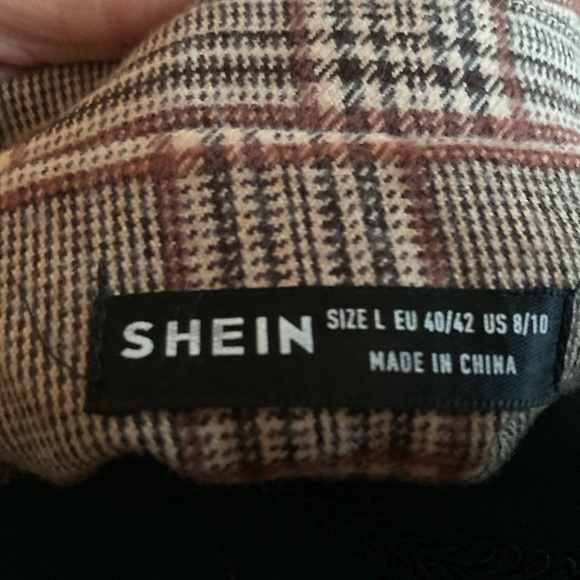 Double breasted plaid coat. - Picture 5 of 6